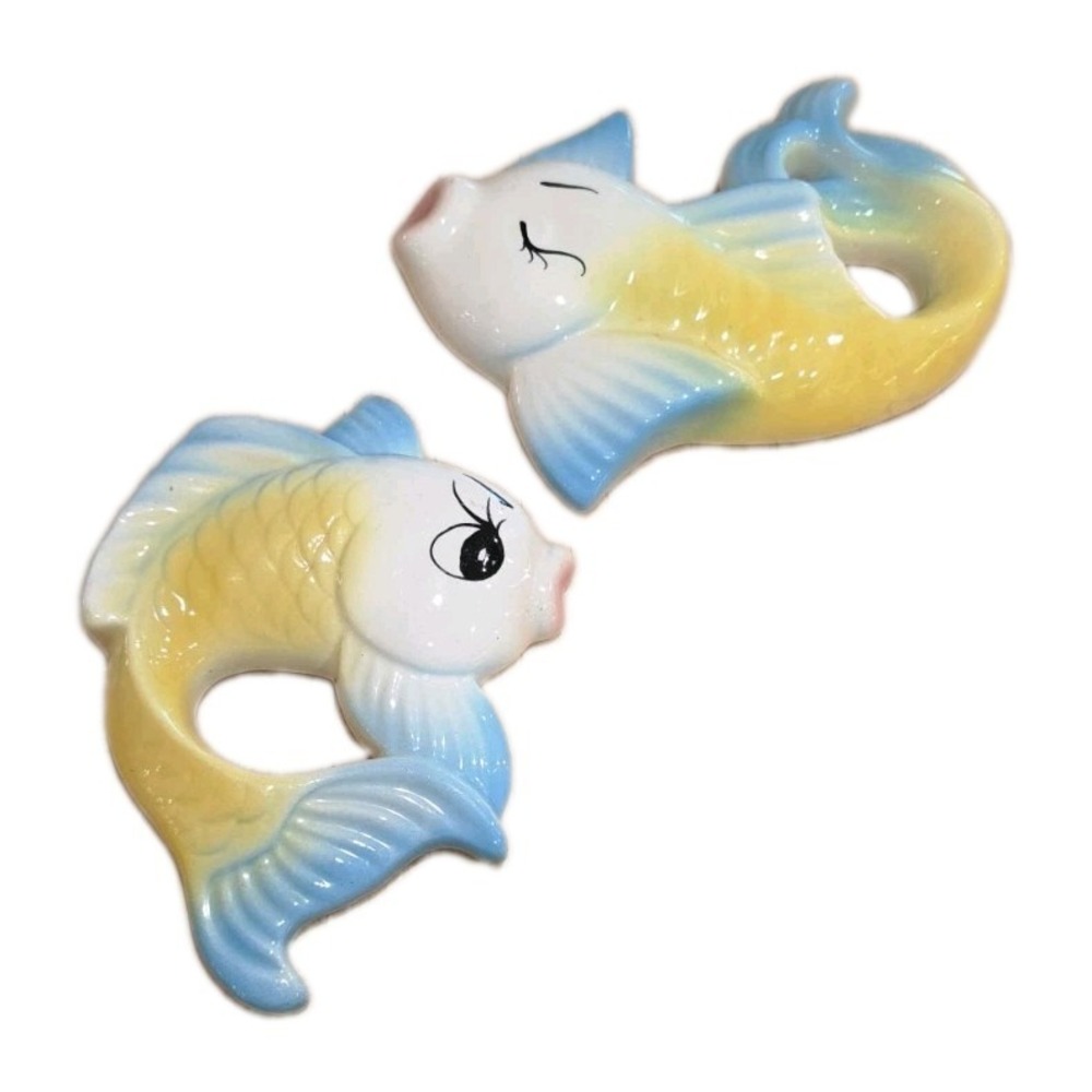 VTG Chalkware Yellow Anthropomorphic Fish Wall Plaque Kitsch Whimsical Retro